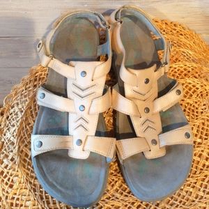 Merrell Tan Strappy Gladiator type Sandals Size 11
